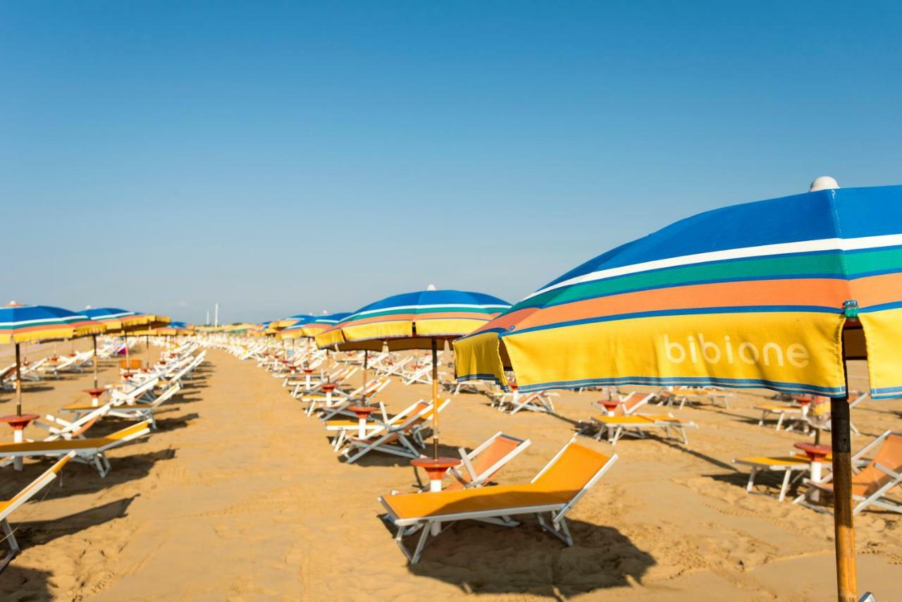Hotel Adriatico Bibione Esterno foto